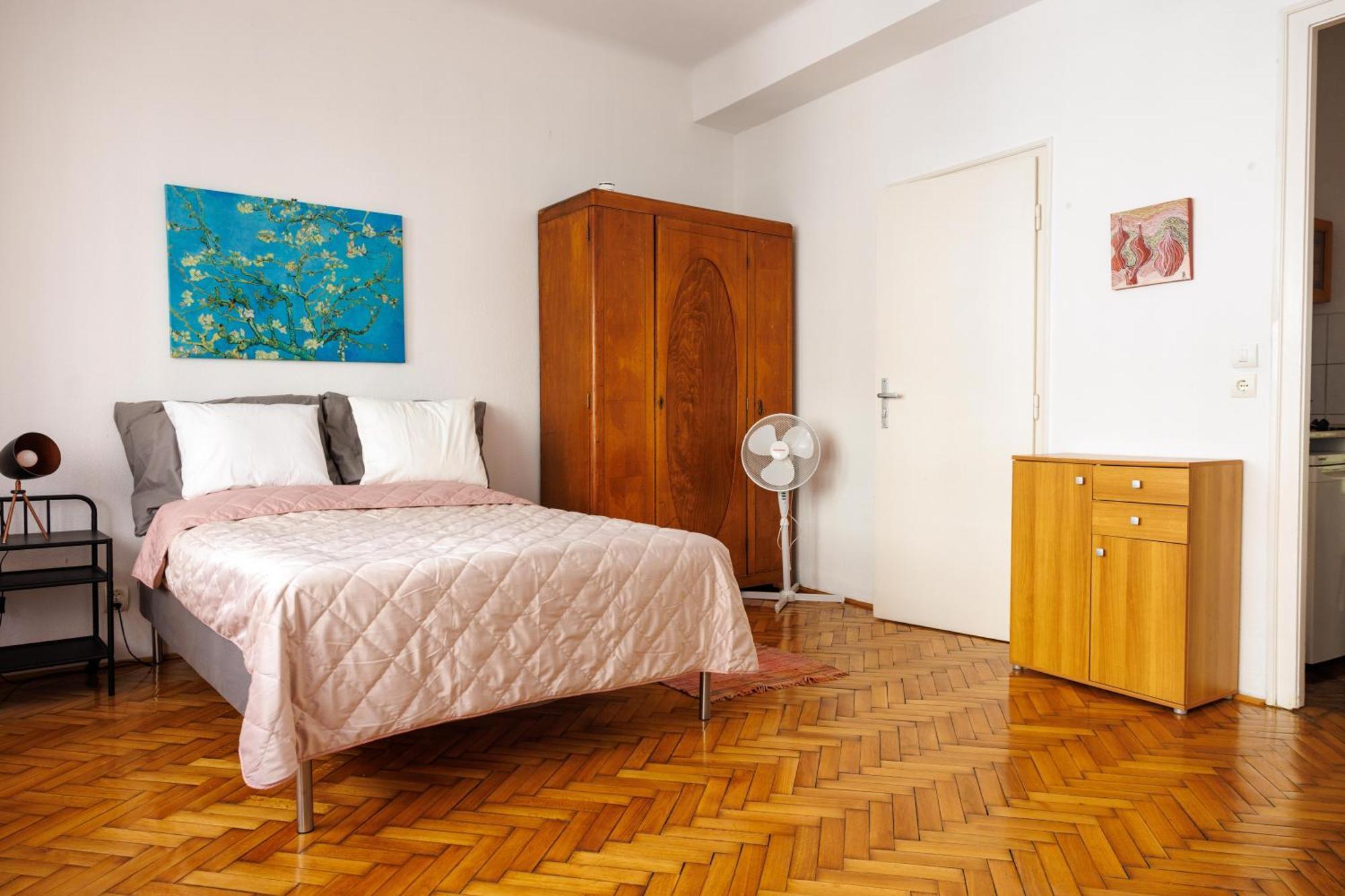 Studio With Terrace In Heart Of The City Budapeste Exterior foto